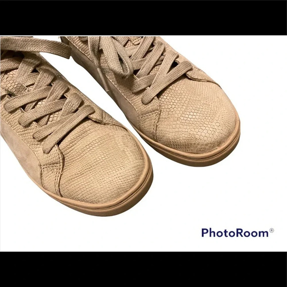 UGG Lace Up Reptile Print Sneaker  Sz 8.5 - Picture 5 of 9